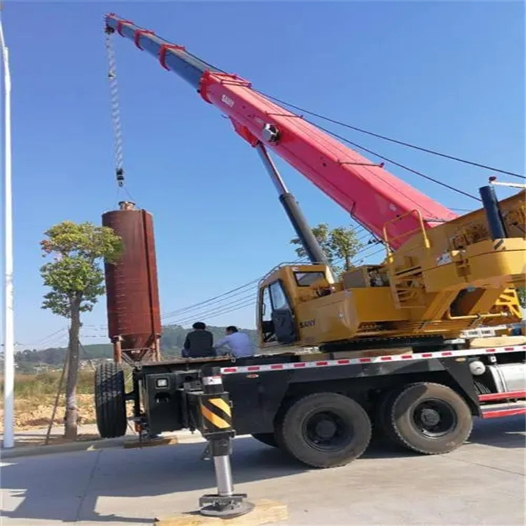 老河口专业吊车租赁多少钱