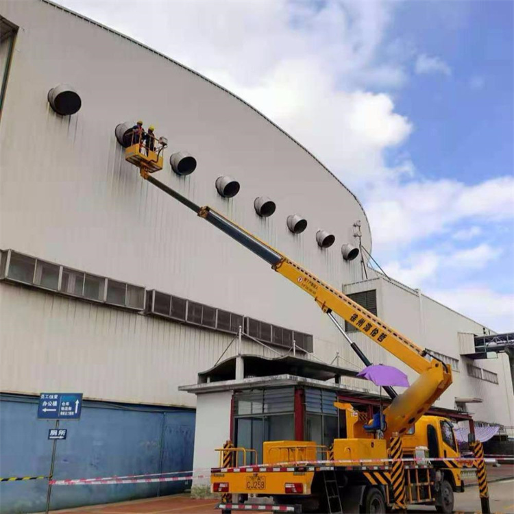 老河口高空作业车出租服务：专业广告牌安装解决方案