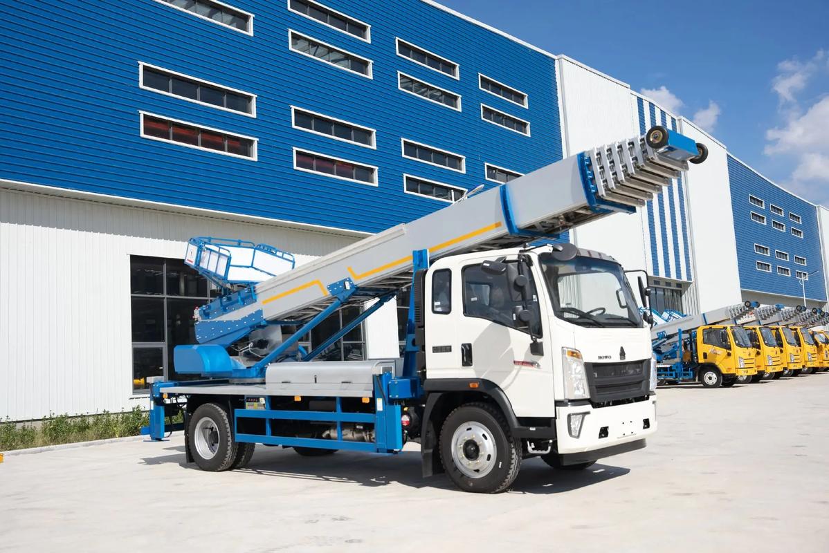 老河口出租云梯车高空作业车 建筑垃圾搬运