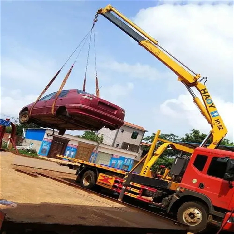 老河口吊车吊汽车的正确方法